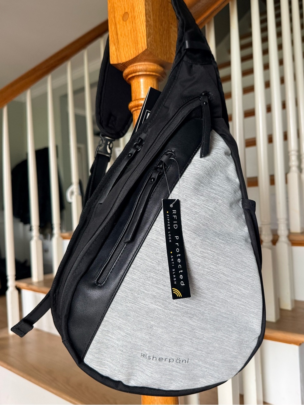 Sherpani Esprit Anti-Theft Crossbody Sling RFID Travel Bag – Black/Gray – NWT